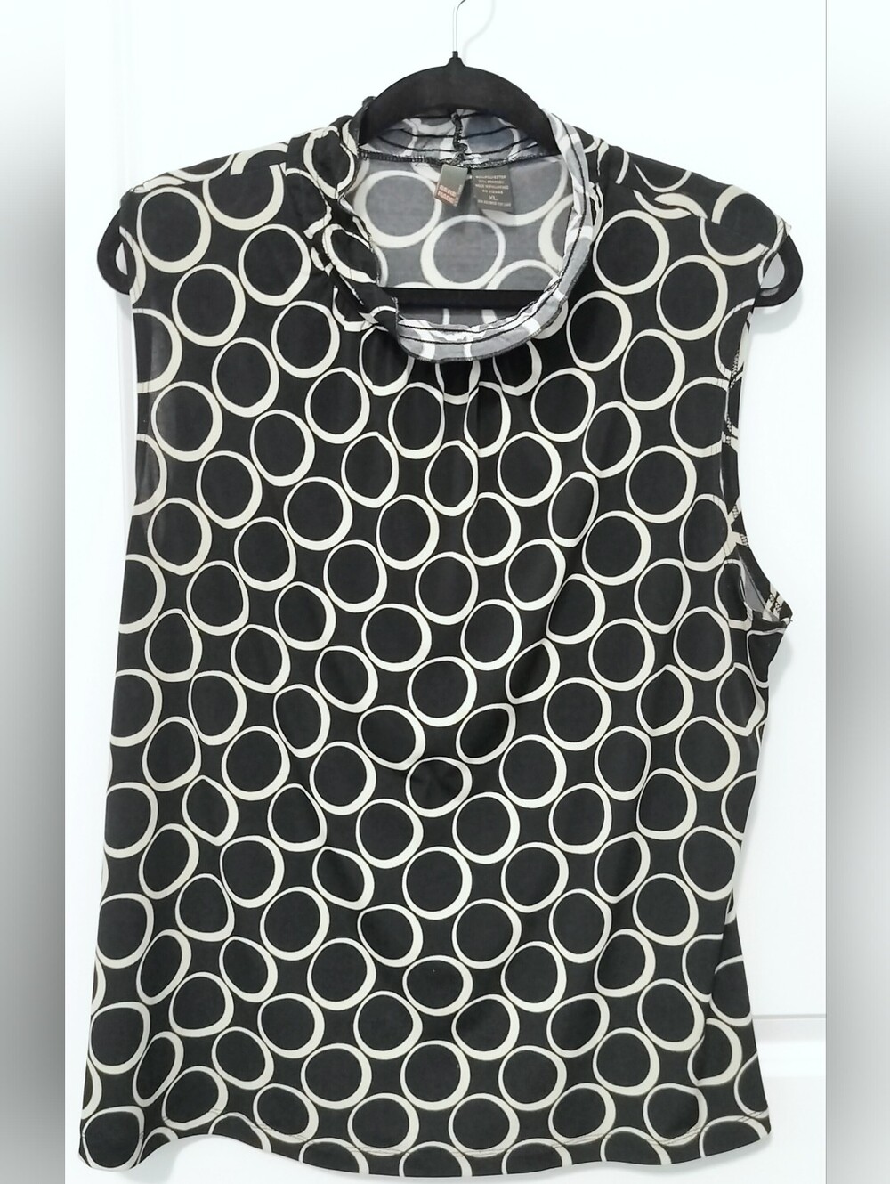 Sera Nade Women's XL Sleeveless Black & White Circle-Print Cowl Neck Camisole